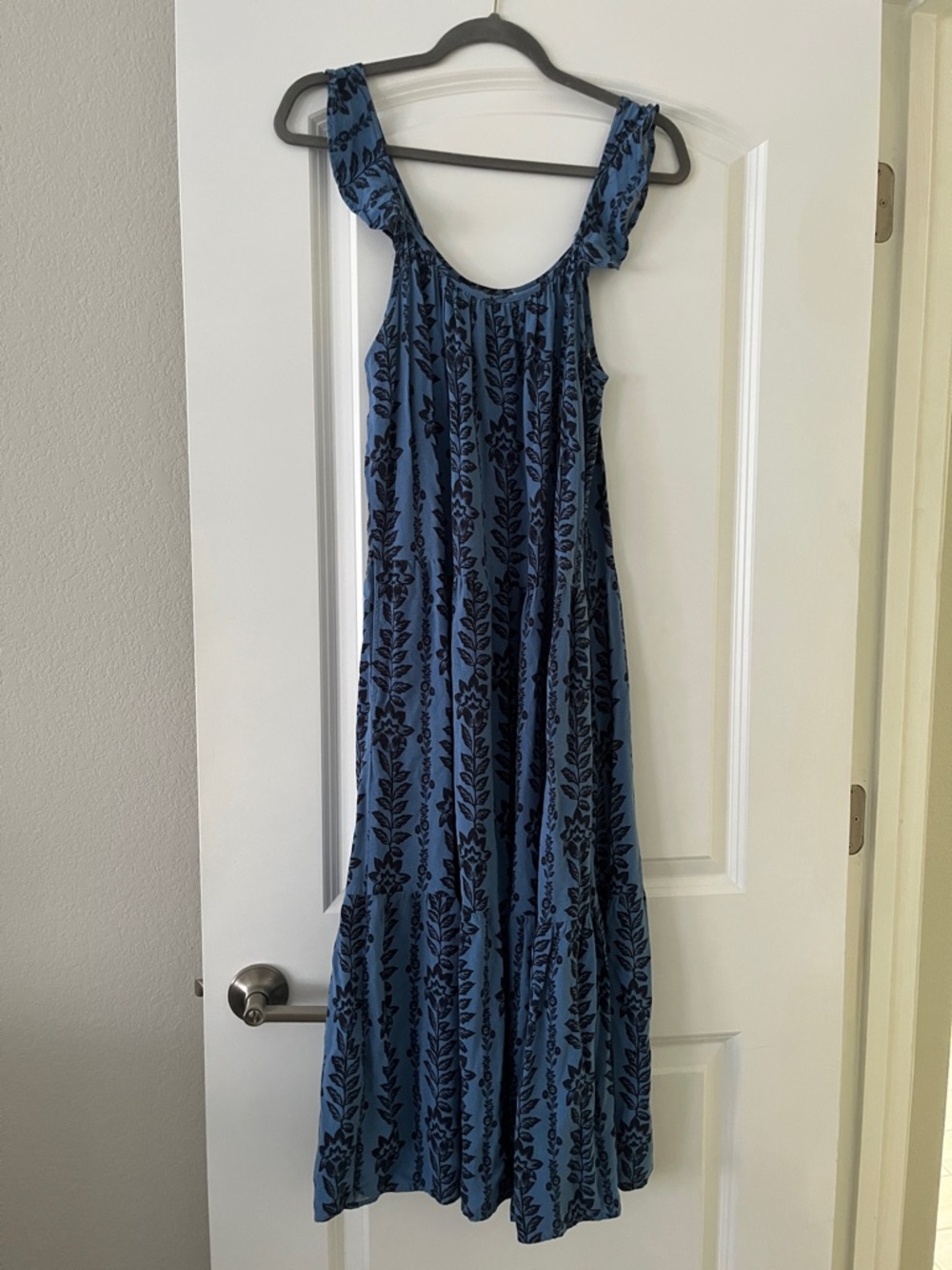 🌸 Blue Floral Tiered Maxi Dress with Ruffled Straps 🌸